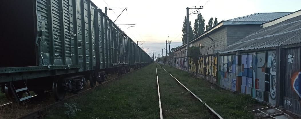Получил 60% ожогов: в Киевской области подростка ударило током на крыше вагона поезда