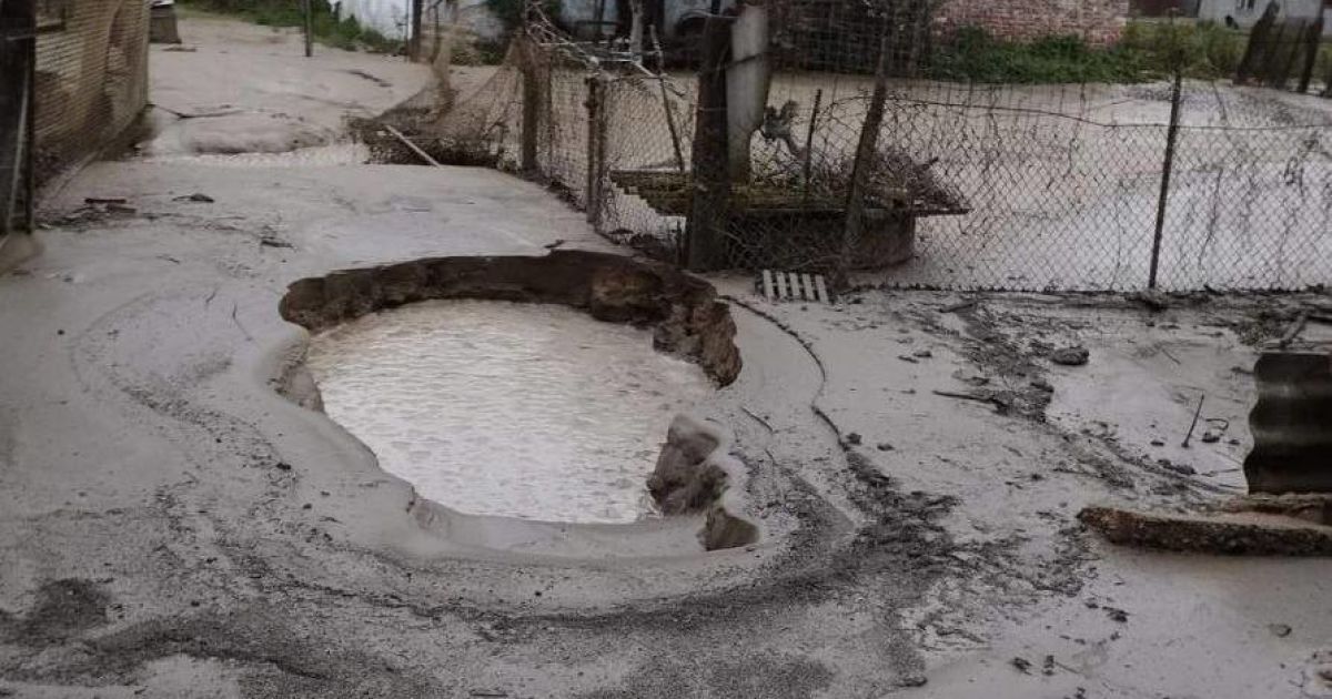 У Львівській області утворюються провалля через витік газу