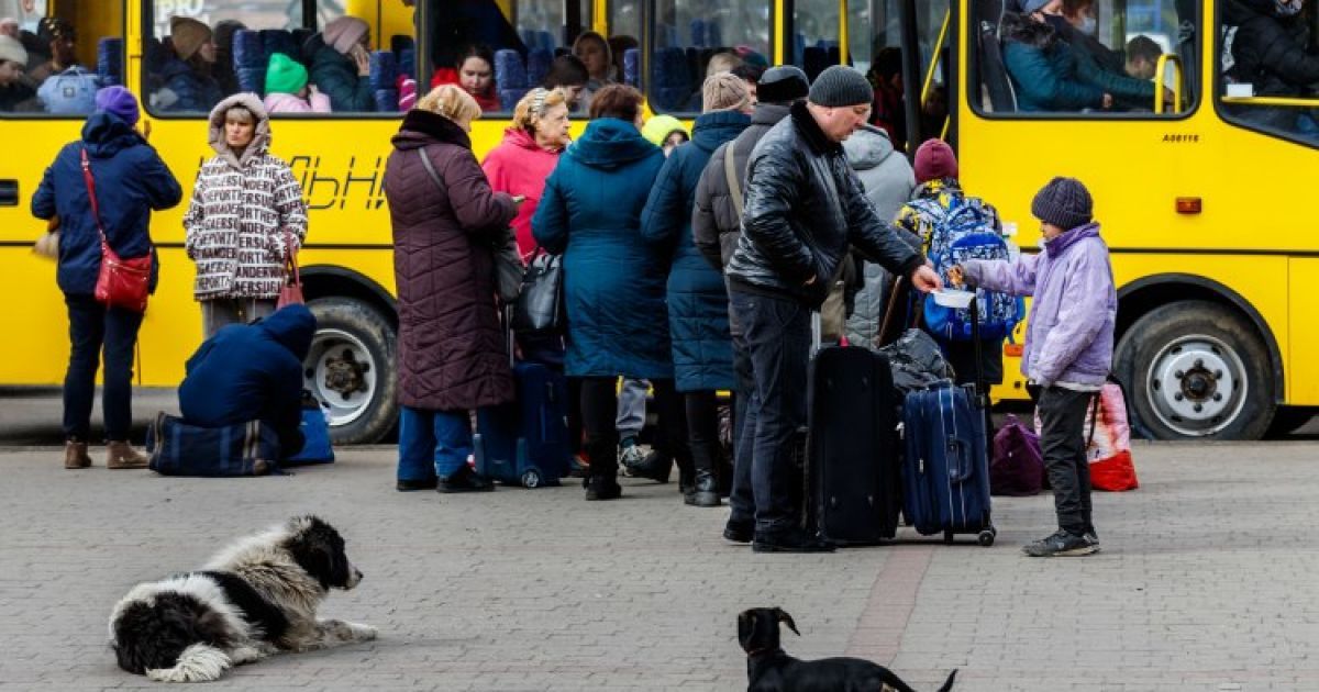 У Мінсоцполітики пояснили, хто з українців може вважатися вимушеним переселенцем