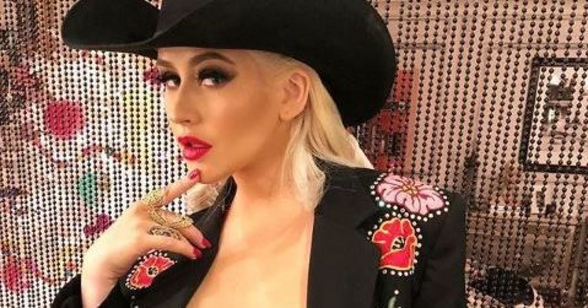 Юбка астындағы трос порно фото