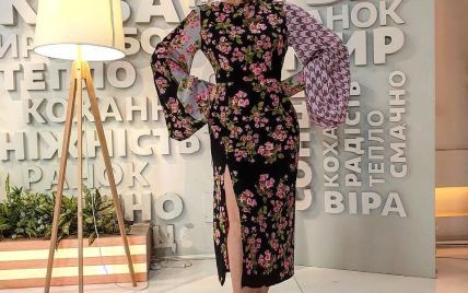 У квітковій сукні з високим розрізом: Людмила Барбір грайливо продемонструвала стрункі ноги
