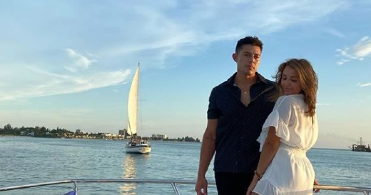 Американець розіграв дівчину, коли освідчувався: обручка полетіла в океан