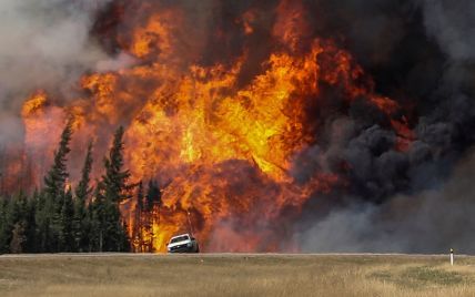 У Канаді спалахнула лісова пожежа площею в половину Чернівецької області