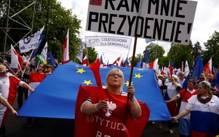 В Варшаве более 200 тысяч поляков вышли на протест против власти