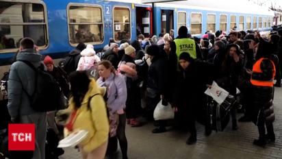 Польща не відправлятиме додому українських біженців