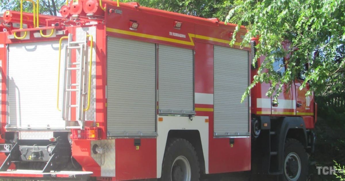 В Киеве горит многоэтажка: что известно о пострадавших