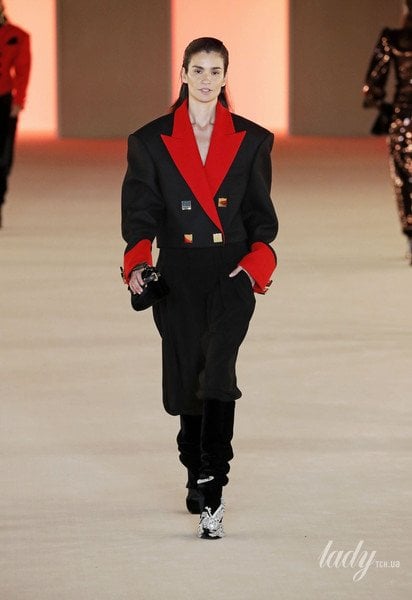 Коллекция Balmain прет-а-порте сезона осень-зима 2020-2021 / © East News