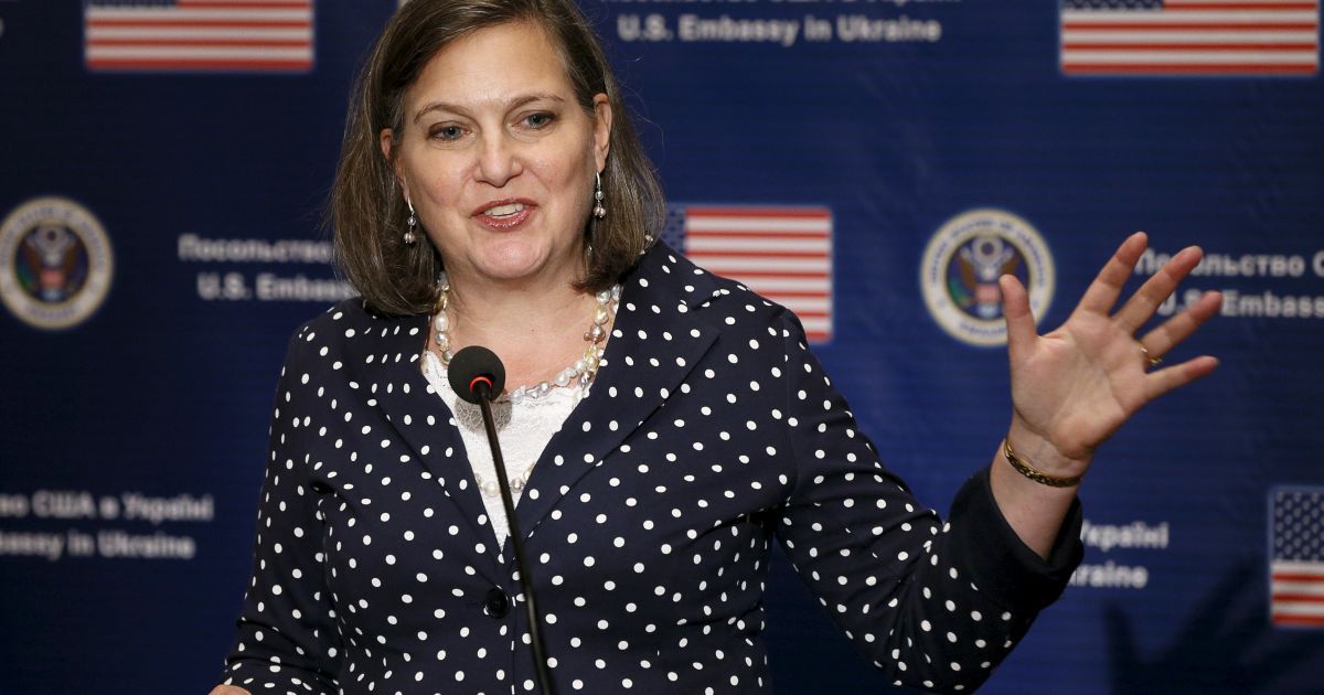 Минские недоговоренности. Зачем прилетала Нуланд и почему на Донбассе не стихли обстрелы