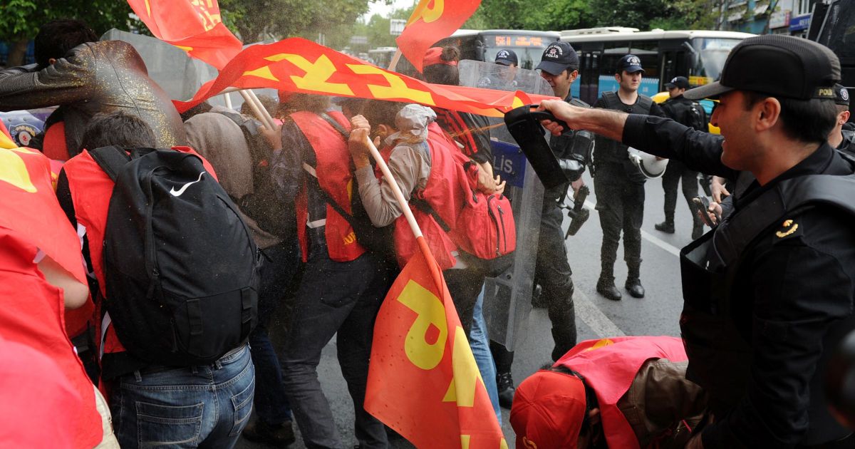 Силовики разгоняли демонстрантов / © Reuters