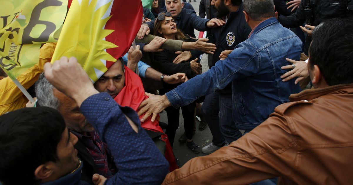 Силовики разгоняли демонстрантов / © Reuters