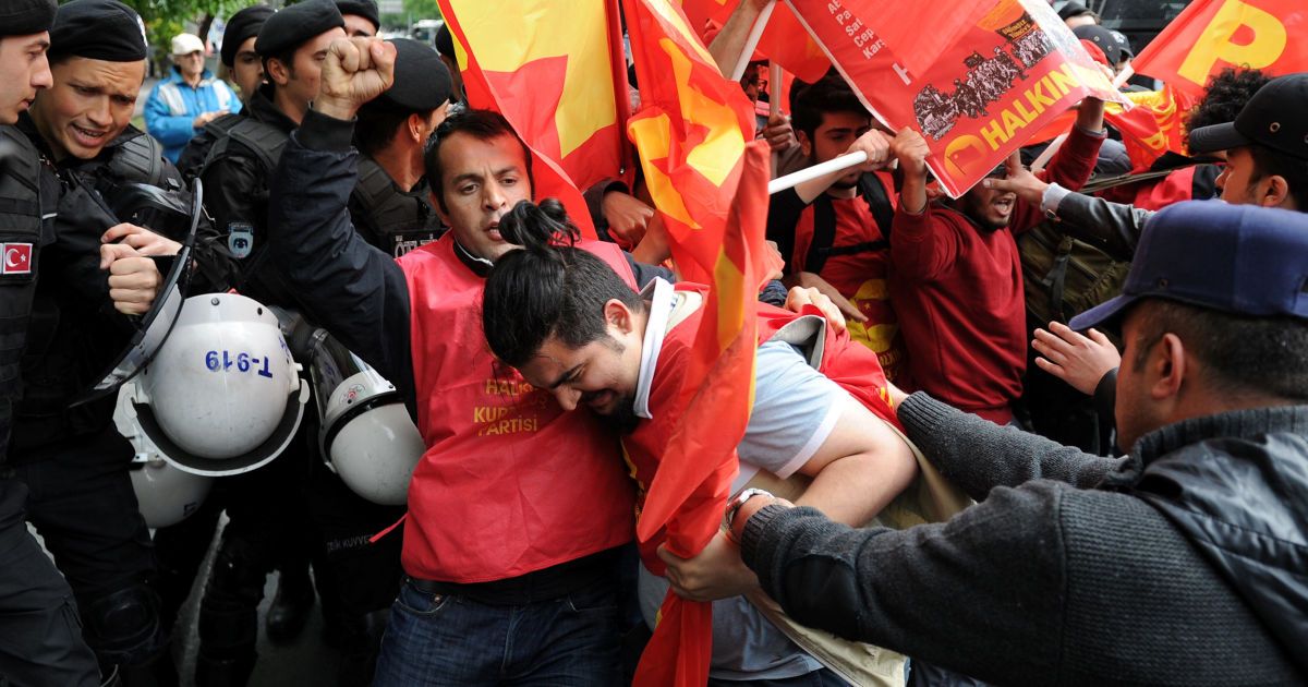 Силовики разгоняли демонстрантов / © Reuters