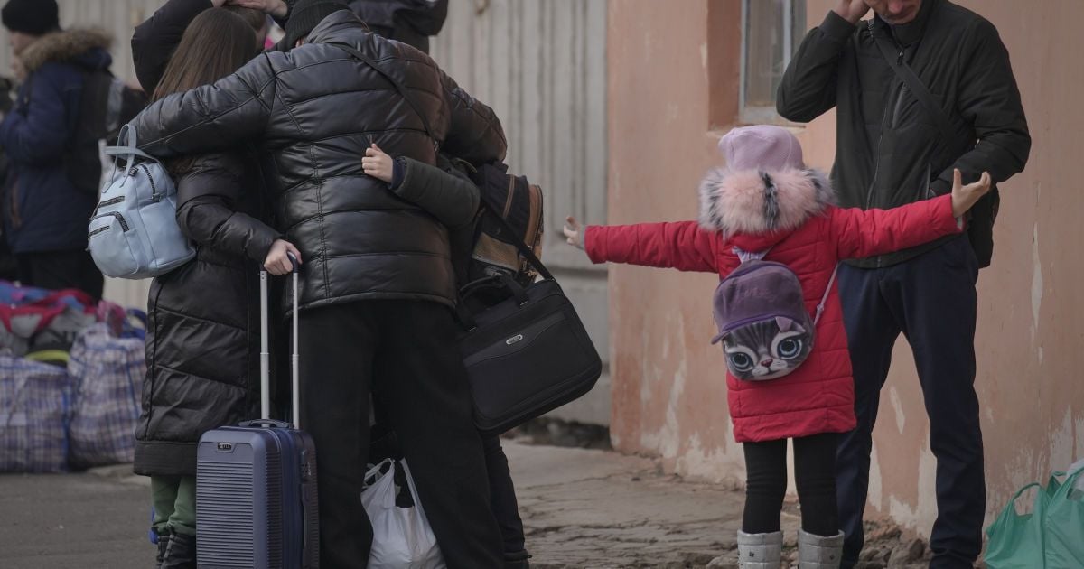 В Балаклее оккупанты обстреляли эвакуационный автобус: погиб водитель