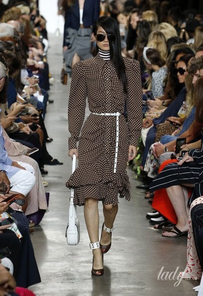 Коллекция Michael Kors прет-а-порте сезона весна-лето 2020 / © East News