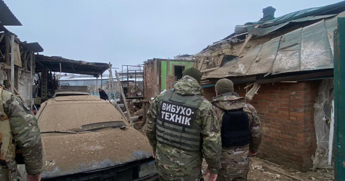 Россияне ударили ракетами С-300 по селу в Харьковской области: попали возле Дома культуры