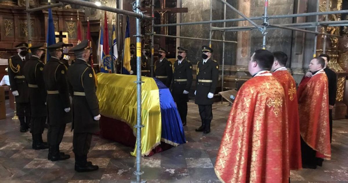 Во Львове простились с погибшим военным Игорем Байталой: фото