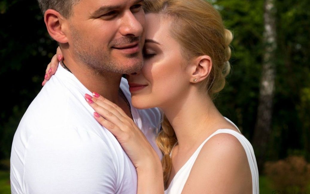 Матвієнко та Мірзоян знялися у романтичній фотосесії / © lovefp.com