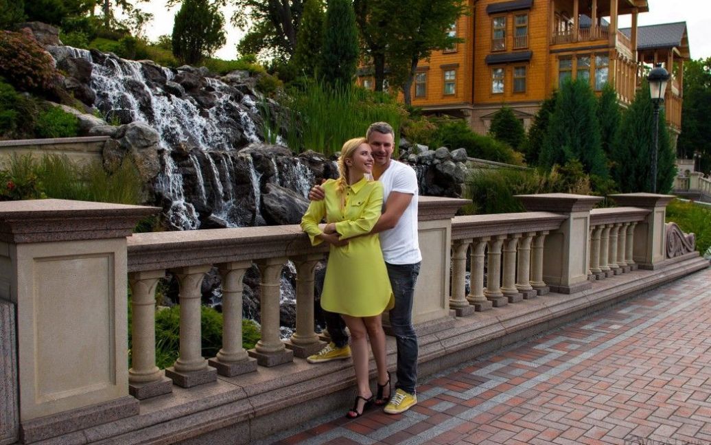Матвієнко та Мірзоян знялися у романтичній фотосесії / © lovefp.com