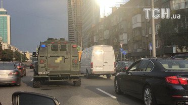 затор на проспекті Перемоги в Києві через репетицію парад_2 / © фото: Юлія Яценко