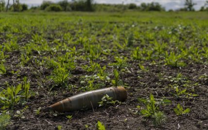 Опасные "сюрпризы": во время военных учений в Беларуси снаряды прилетели в деревню