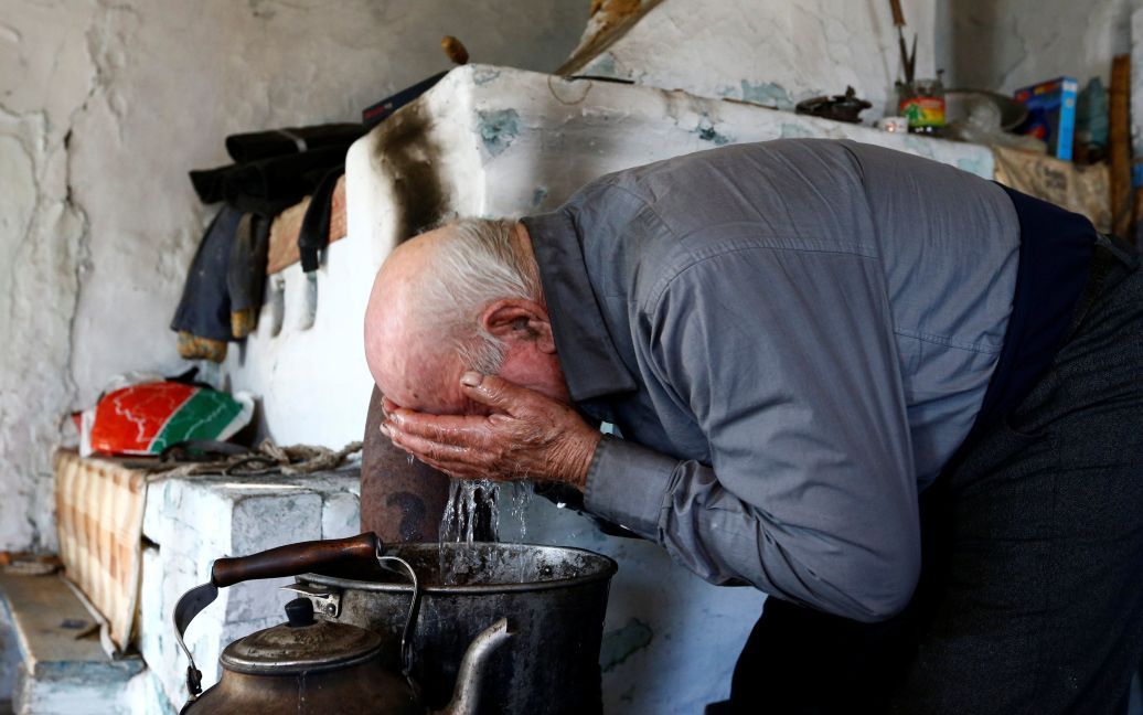 Иван Шамьянок всю свою жизнь прожил в зоне отчуждения. / © Reuters