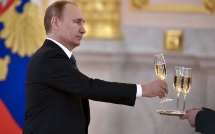 Остання крапля Кремля. Керівники РБК звільнилися після матеріалу про президентські устриці - Reuters