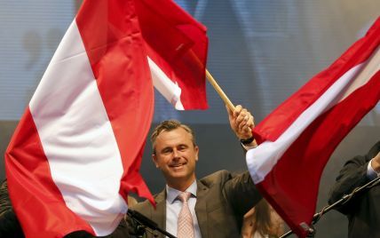 В Австрії стартували перевибори президента, чималі шанси в "друга Путіна"