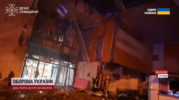 Росія вдарила дроном по ТРЦ у Сумах