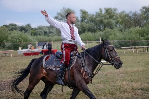Що означає слово «баблятися» і як його правильно використовувати