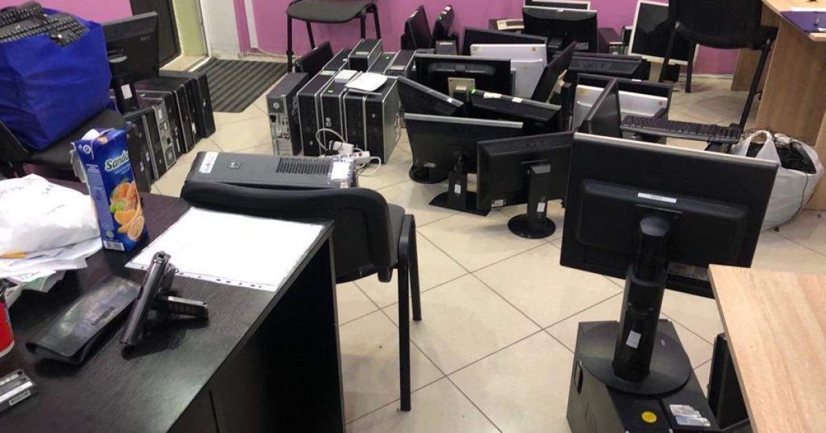 У центрі Дніпра накрили шахрайський call-центр: як дурили українців