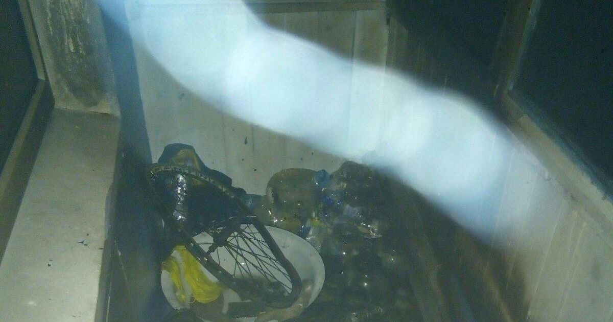 На Запорожье ночью горели балконы. Огонь мог вспыхнуть из-за петарды