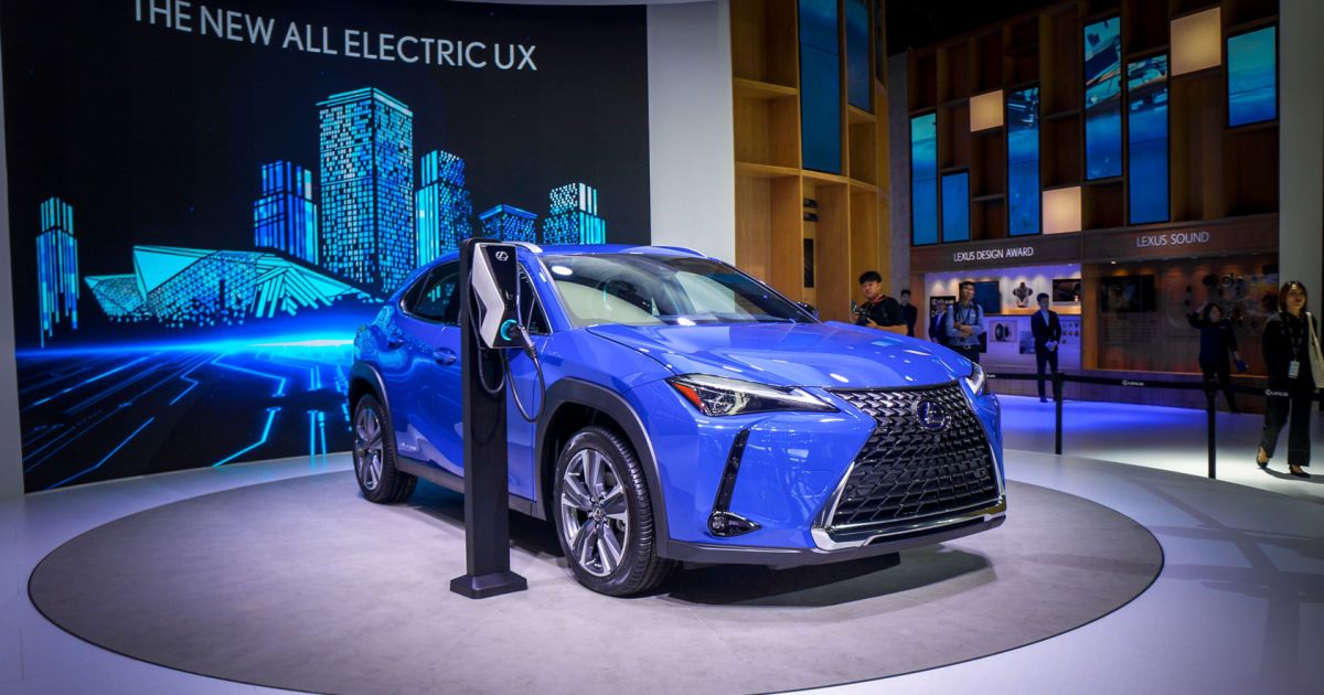 Lexus готується запустити у продажі свій перший електрокар