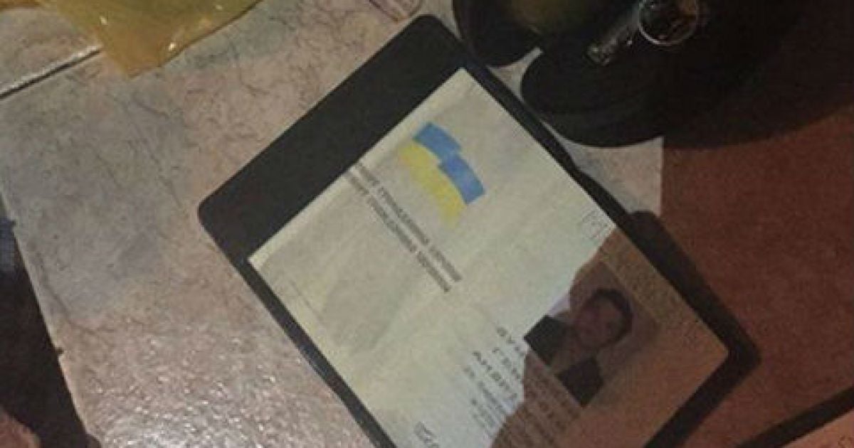 У прокурора в машине нашли амфетамин.