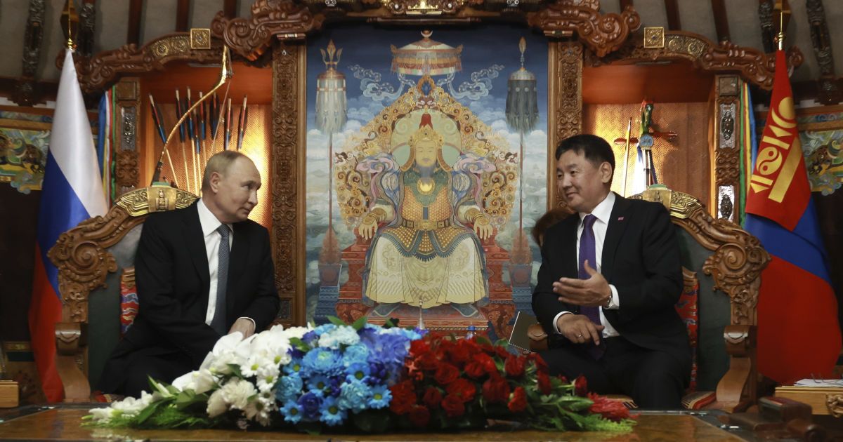 Президент РФ Путін і його монгольський колега Ухнаагійн Хурелсух