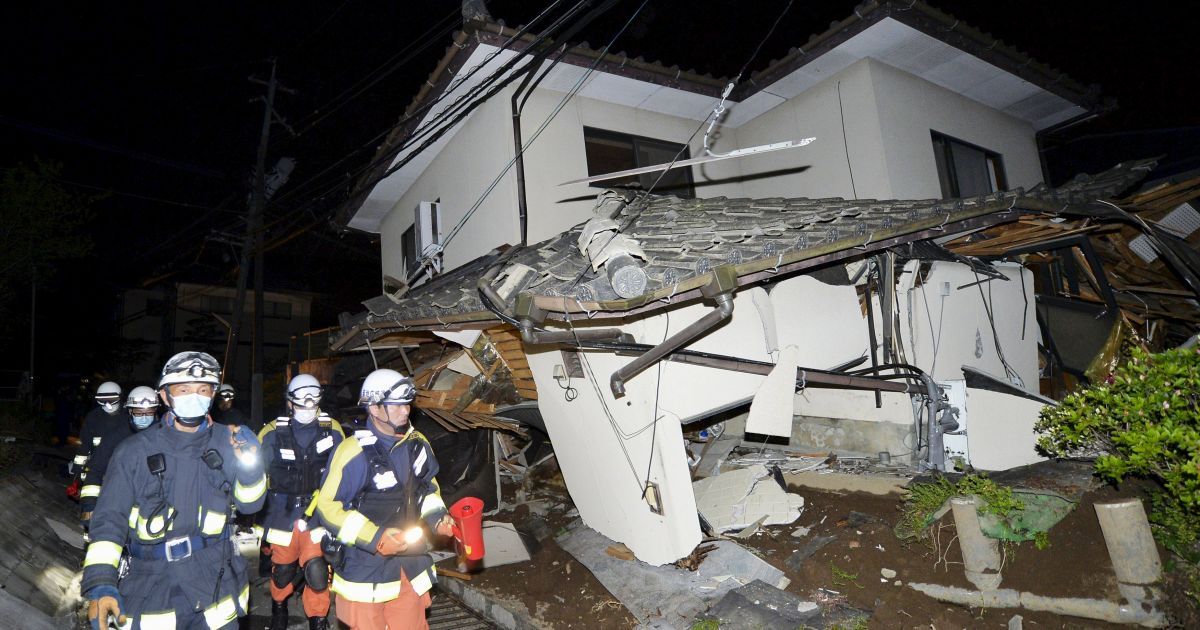 Японию продолжает трясти