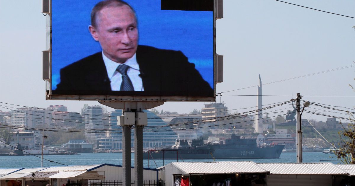 Бедность россиян, ширина Волги и заказчики Панамагейта: где соврал Путин