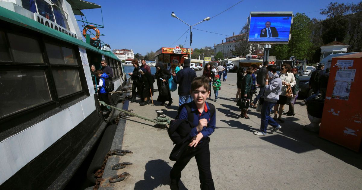 В оккупированном Крыму хотят создать "военный Артек" для подготовки детей