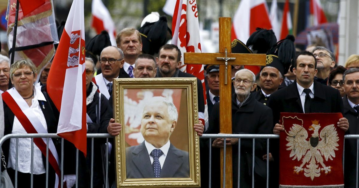 Польша выходит на марш памяти: в стране вспоминают жертв Смоленской трагедии