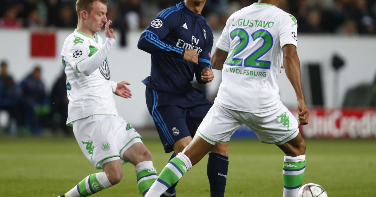 "Реал" и "Вольфсбург" в первом матче в Германии.