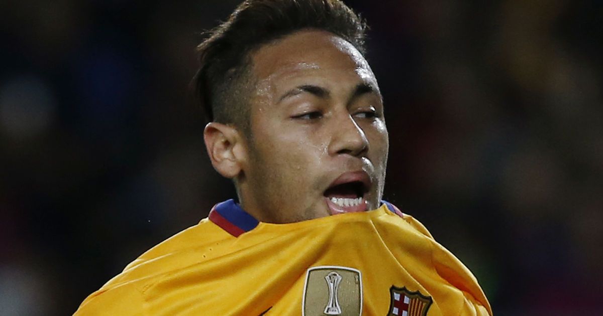 Неймар просит у "Барсы" повышения зарплаты.