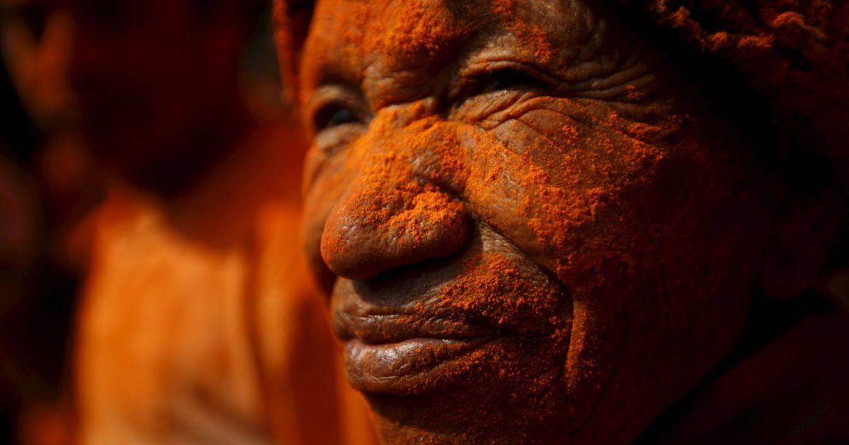 В Непале приветствуют приход Нового года и весны. / © Reuters