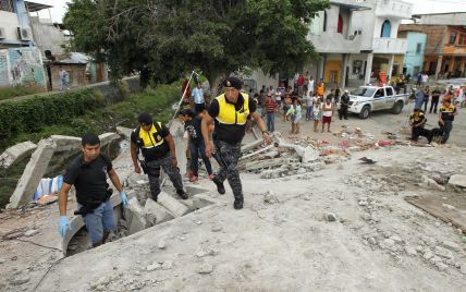 Кількість загиблих унаслідок кривавого землетрусу в Еквадорі збільшилася до понад 600 осіб