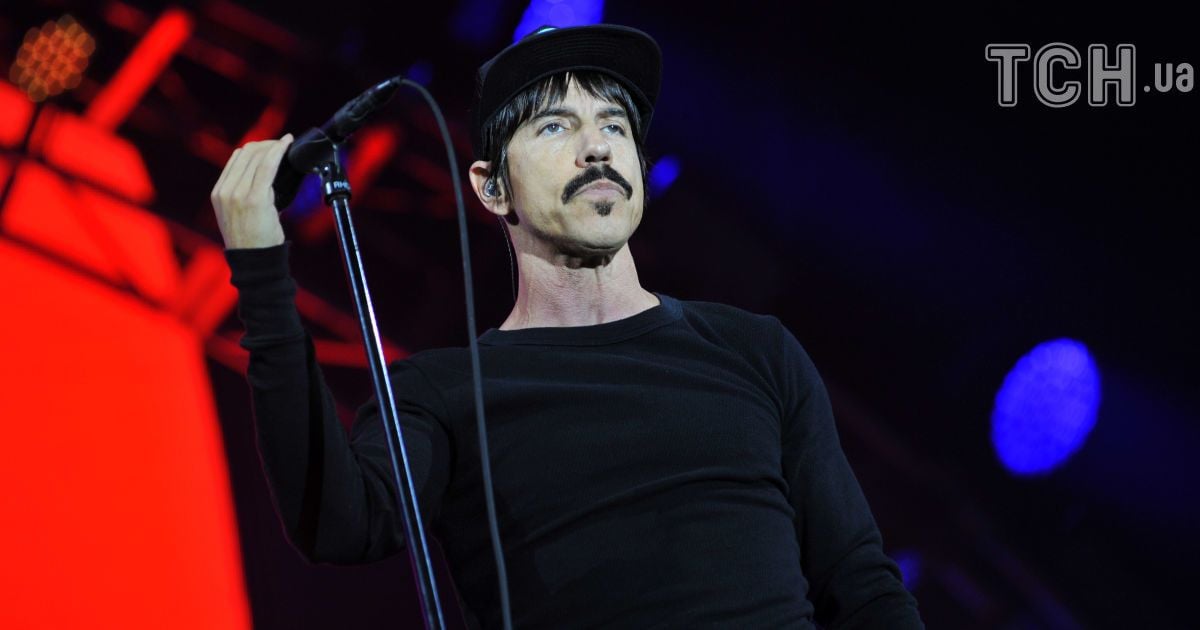 Фронтмен гурту Red Hot Chili Peppers веде запеклу боротьбу з екс-подругою за сина