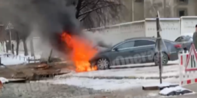 В Киеве на проспекте Лобановского вспыхнул автомобиль: видео