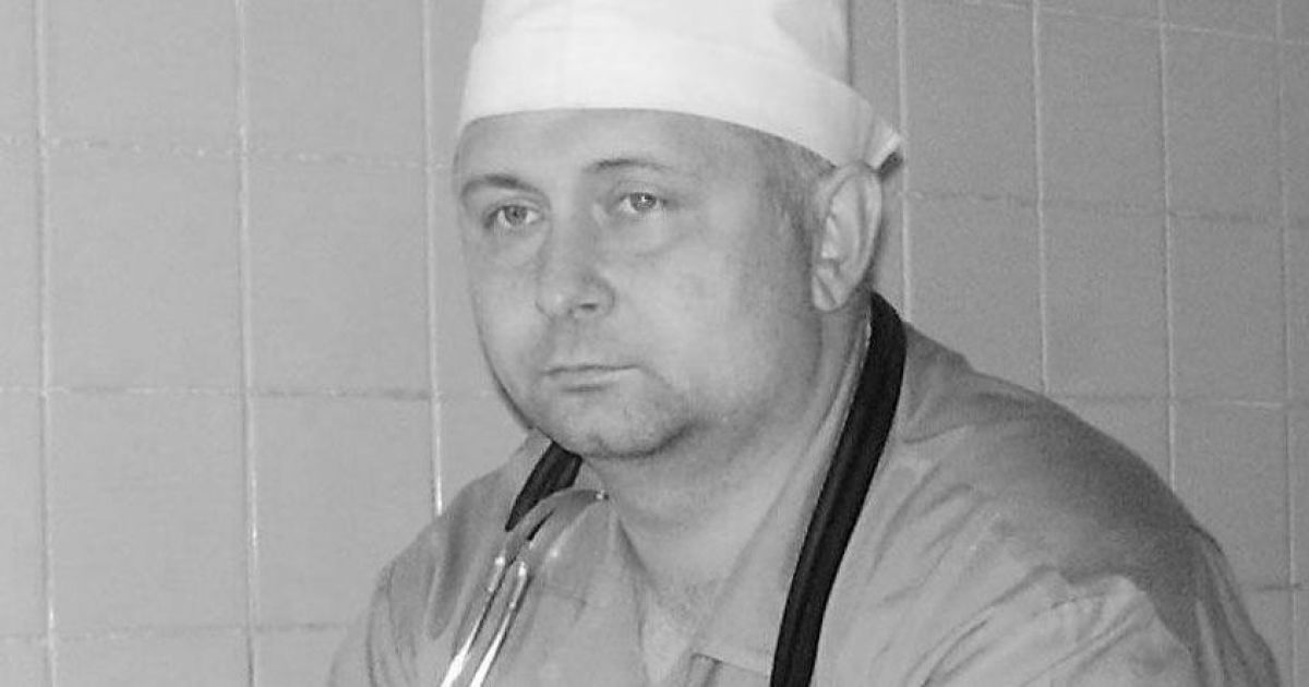 У Росії раптово помер медик, який лікував Навального після отруєння "Новачком"