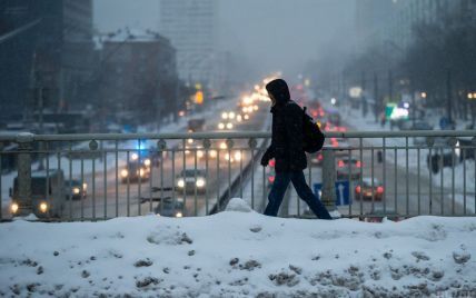 Вывозить, выгребать, или само растает: снежная математика в Киеве