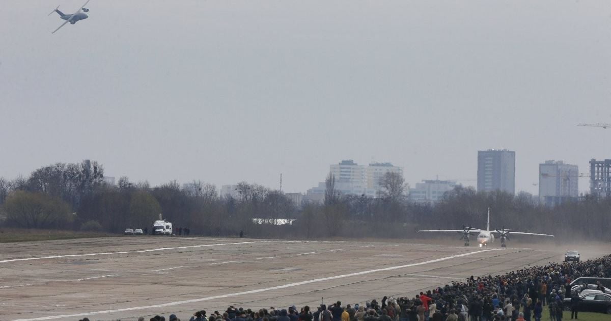 літак ан-132_2 / © УНИАН