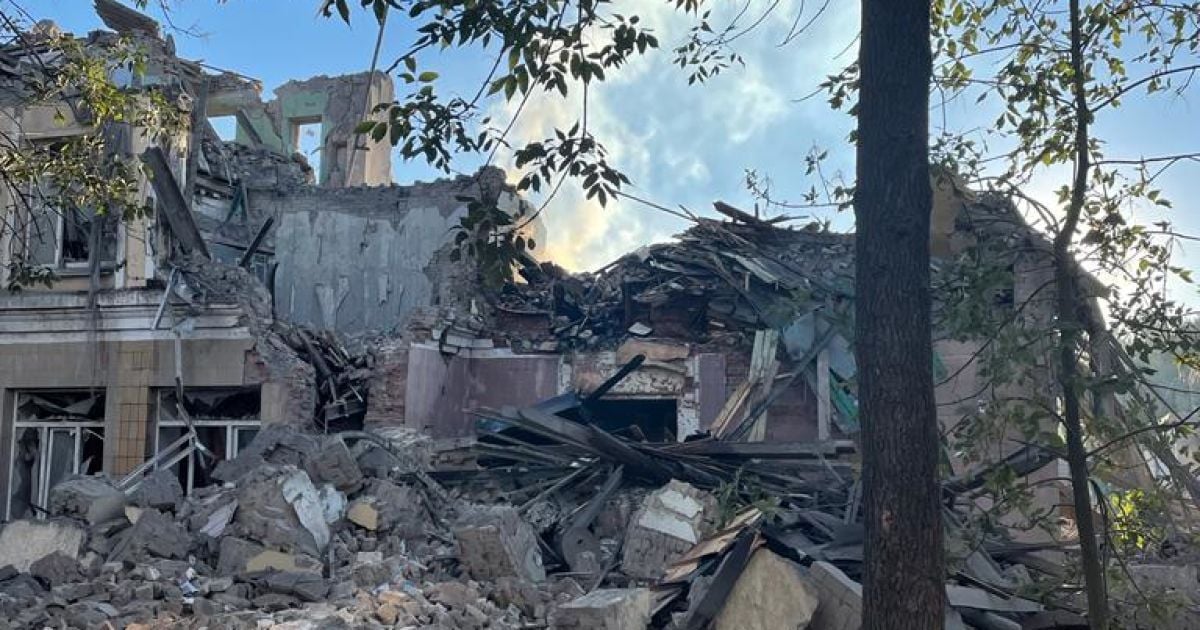 Russian Missile Strike Destroyed Secondary School in Kurakhove and Damaged Adjacent Apartment Blocks