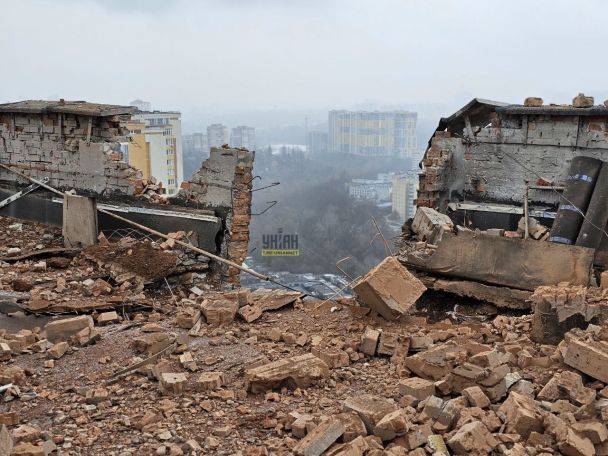 Руйнування багатоповерхівки в Києві після атаки дронами / © УНІАН