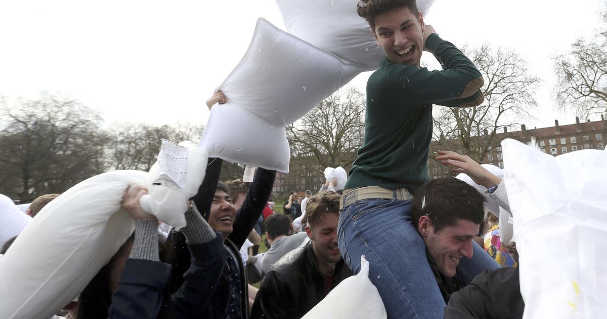 Подушечные бои в Лондоне, Великобритания. / © Reuters