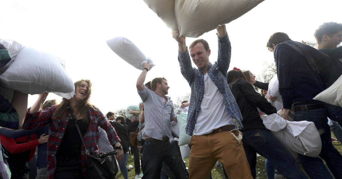 Подушечные бои в Лондоне, Великобритания. / © Reuters